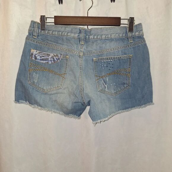 Old Navy Blue Jean Shorts Distressed Frayed Hem - Picture 3 of 4